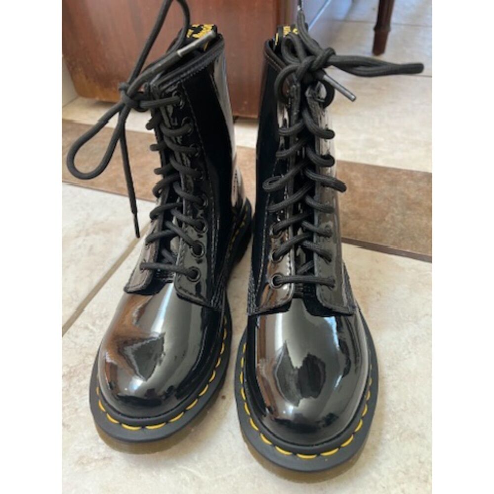 Dr Martens Black Patent Shiny AirWair Lace Up Combat Boots Womens 5 EU 36 NWOT